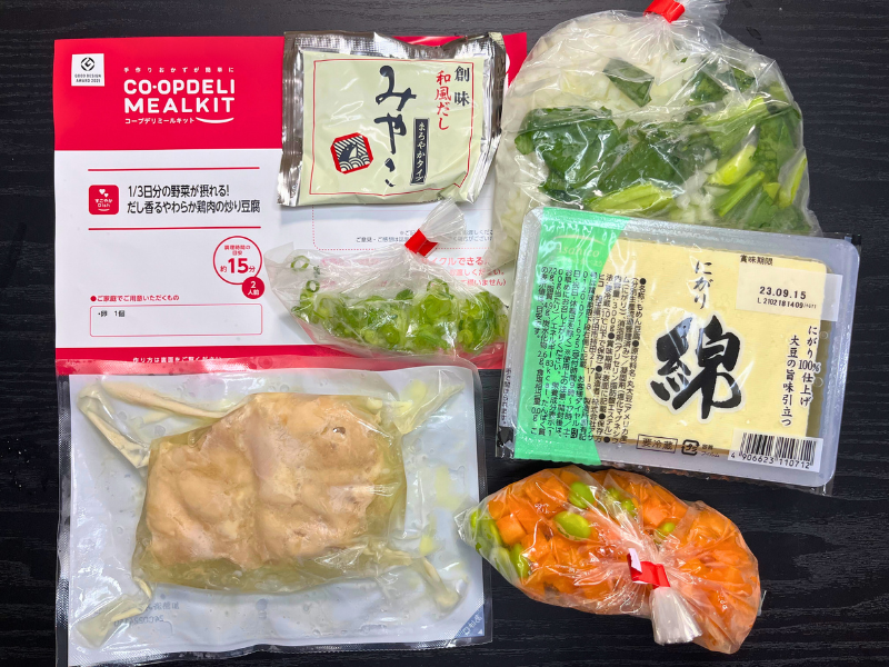 【コープデリ】１/３日分の野菜が摂れる！だし香るやわらか鶏肉の炒り豆腐の材料