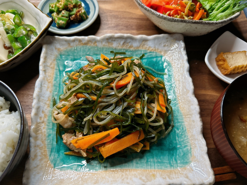 パルシステムのミールキット「切り昆布と産直豚肉の炒め煮（クーブイリチー）セット」