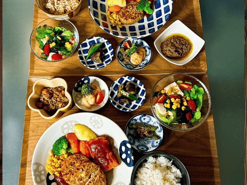 コープデリの食材で作った夕飯(チーズインハンバーグとつぶコーン)